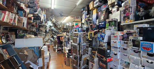 A & M Comics & Books