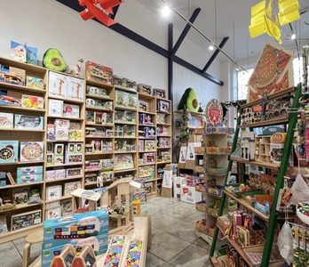 Juguetes y Regalos en Miracle Mile - Tienda de Diversión y Regalos Únicos