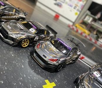 Imagen de coche a control remoto GGT RC – modelo de alta velocidad y diseño deportivo