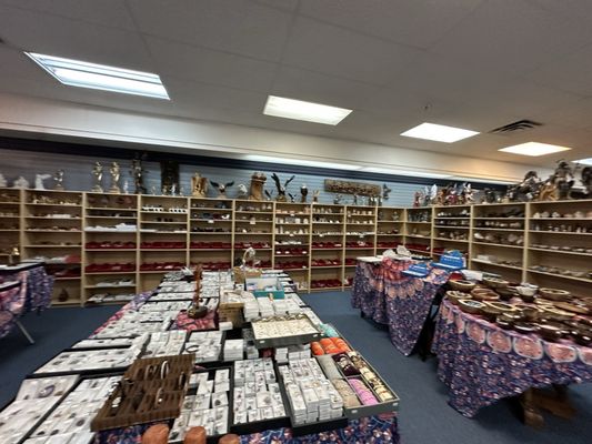 Tienda World Crafts Crystal: Cristales Únicos y Artesanía Mundial para Decoración y Joyería