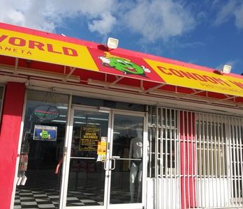 Condom World 65 Infanteria - Modelo de Arma de Fuego Realista y Detallada