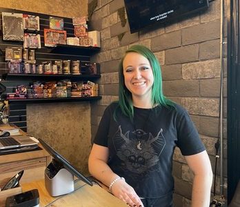 Side Quest Games y Accesorios: Juegos de Mesa, Figuras y Merchandising para Coleccionistas