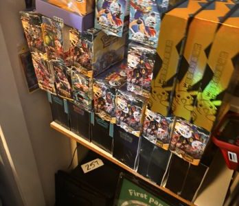 True Collectible: Figura de edición limitada, coleccionable auténtico y detalle premium