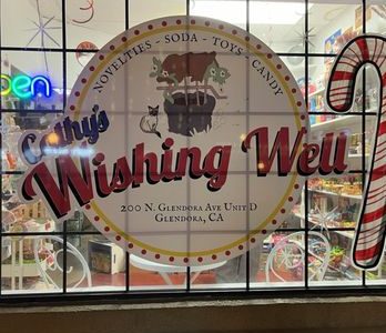 Cathy y su Pozo de los Deseos – Foto de fantasía con luces brillantes y ambiente mágico