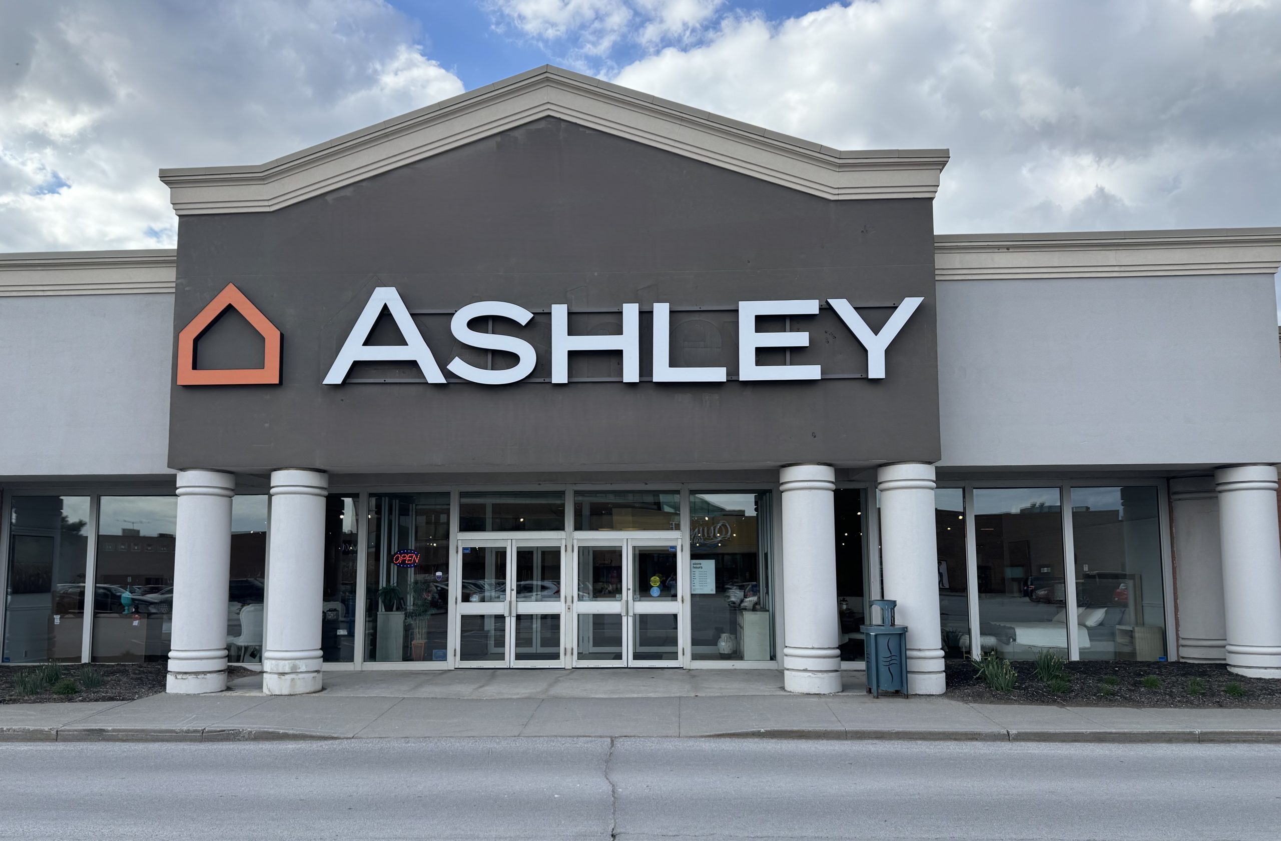 Muebles Ashley: Elegancia y estilo para tu hogar - Tienda de decoración y diseño