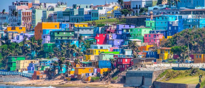 Boricua City: Vista panorámica de la ciudad puertorriqueña, cultura, arquitectura y turismo en una sola imagen