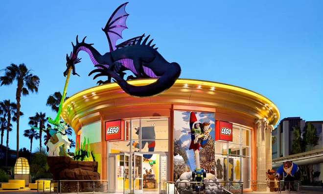 LEGO® Store en Disneyland Resort: Tienda oficial con figuras, sets y experiencias mágicas