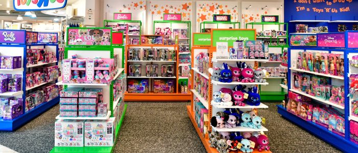 Toys R Us en el interior de Macy’s: juguetes para niños y moda para mujeres