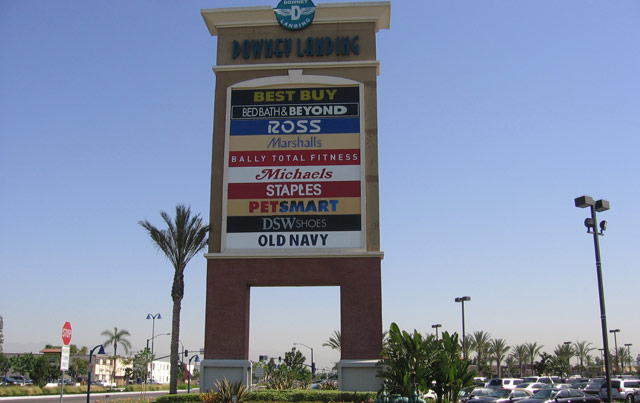 Descubre Downey Landing: impresionante vista aérea del puerto de Downey, California